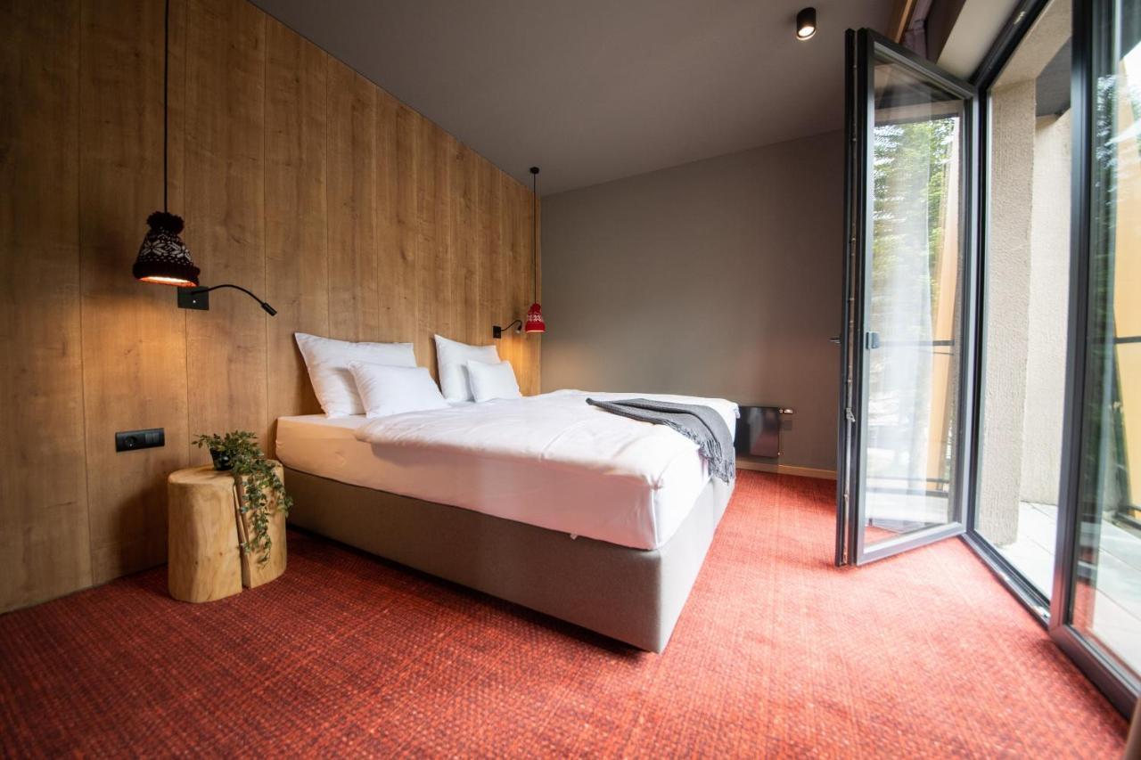 Hotel Nomad Белашница Экстерьер фото