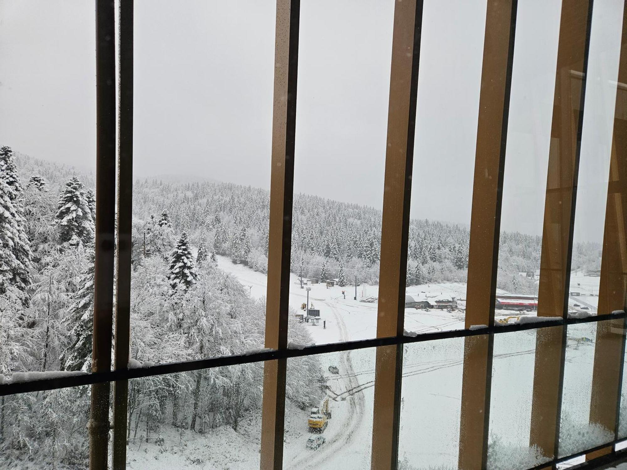 Hotel Nomad Белашница Экстерьер фото